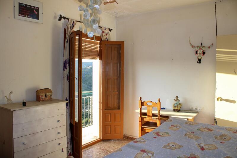 4 bedroom Apartment for sale