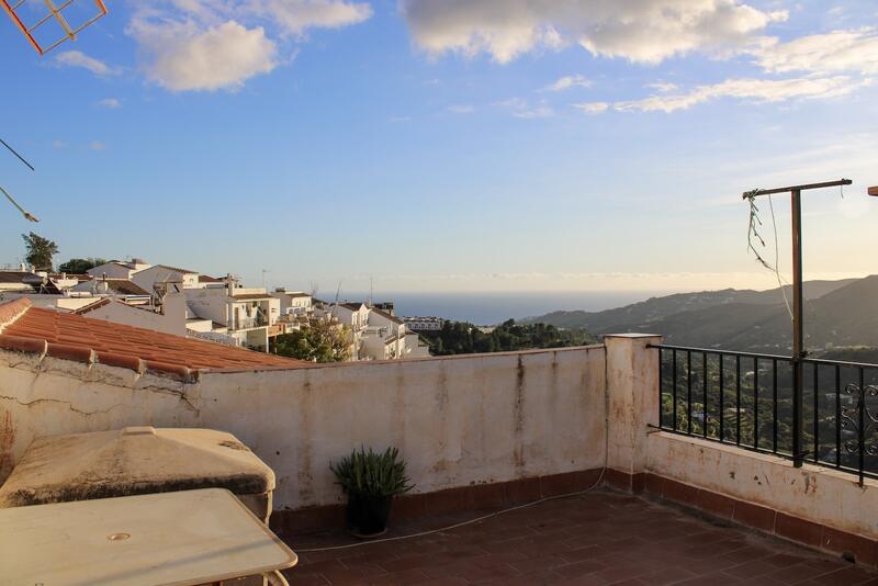 4 bedroom Apartment for sale