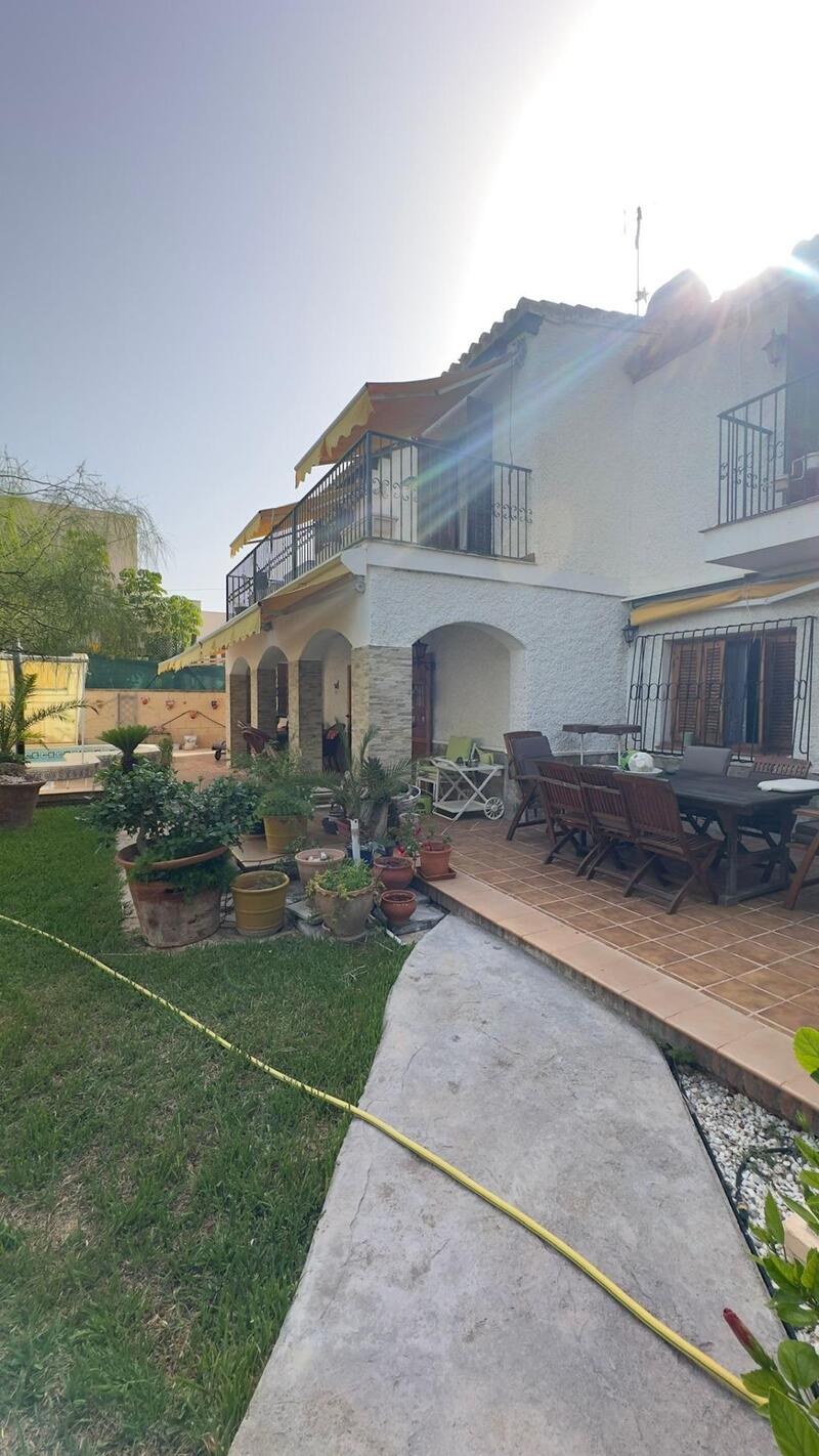 4 slaapkamer Villa Te koop