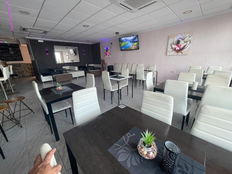 2 chambre Local Commercial à vendre
