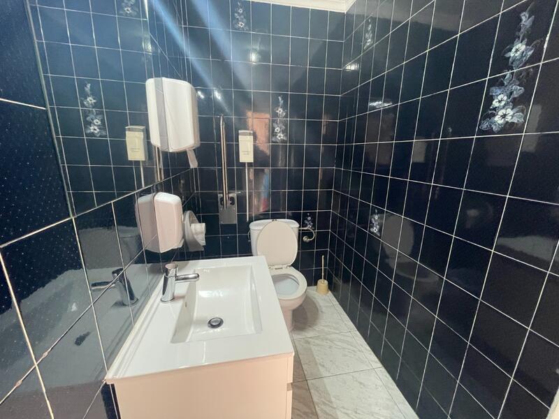 2 chambre Local Commercial à vendre