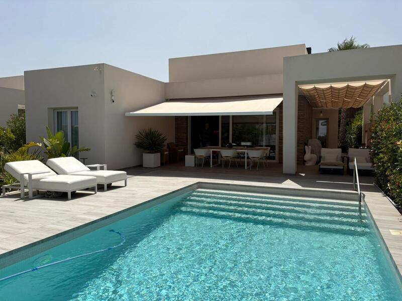 Villa Te koop in Algorfa, Alicante