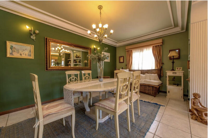 6 bedroom Villa for sale