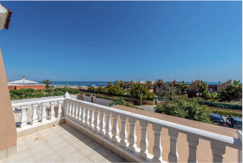 6 bedroom Villa for sale