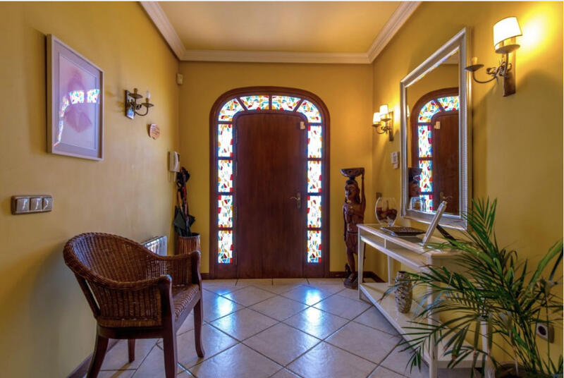 6 bedroom Villa for sale