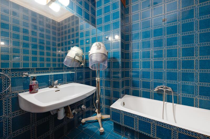 12 Cuarto Local Comercial en venta
