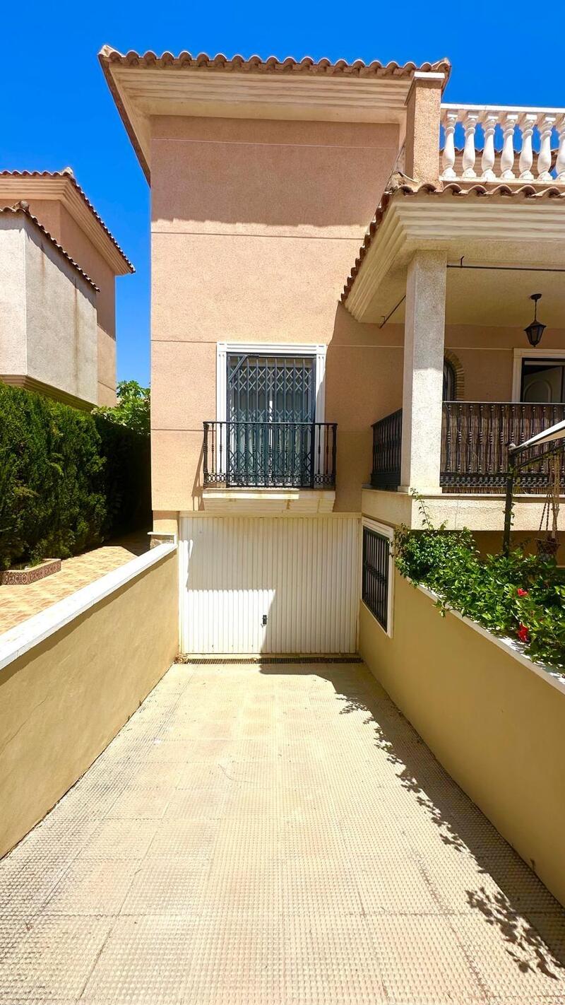 6 Cuarto Adosado en venta