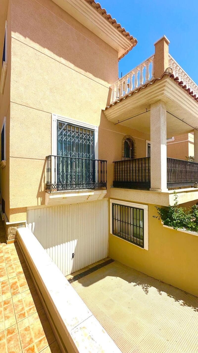 6 Cuarto Adosado en venta
