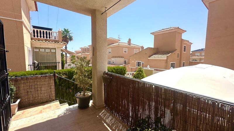 6 Cuarto Adosado en venta