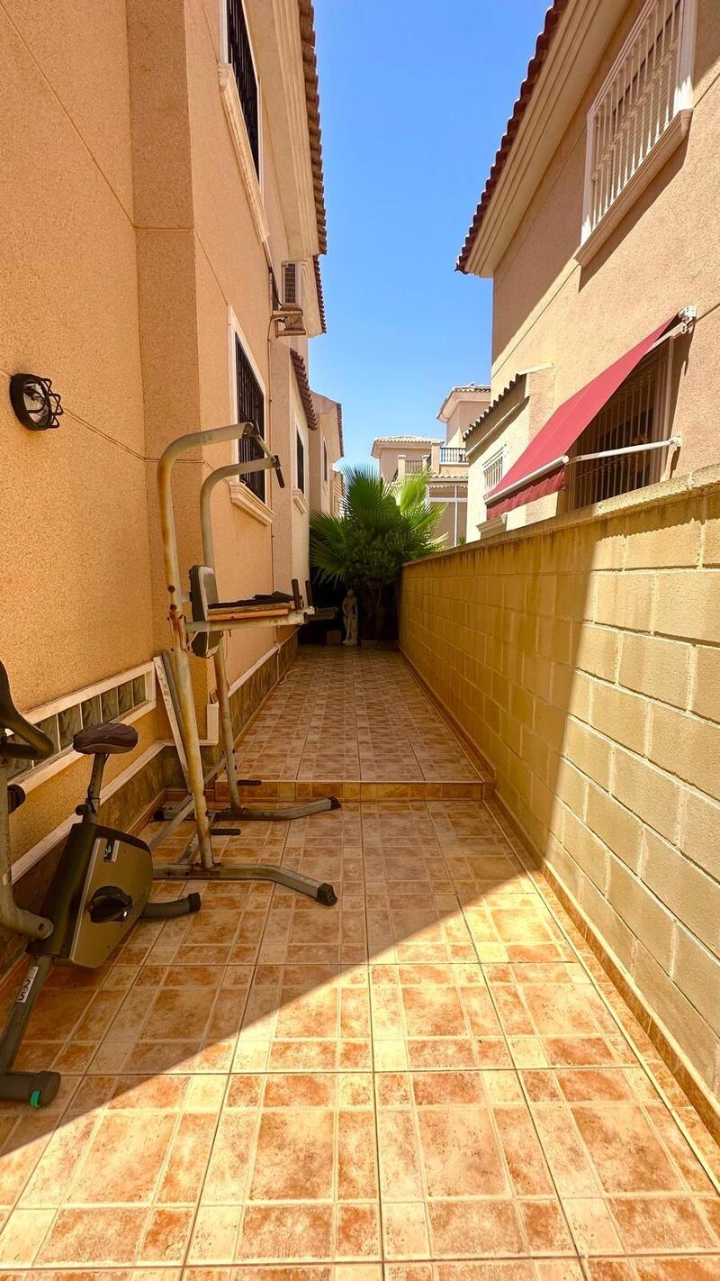 6 Cuarto Adosado en venta