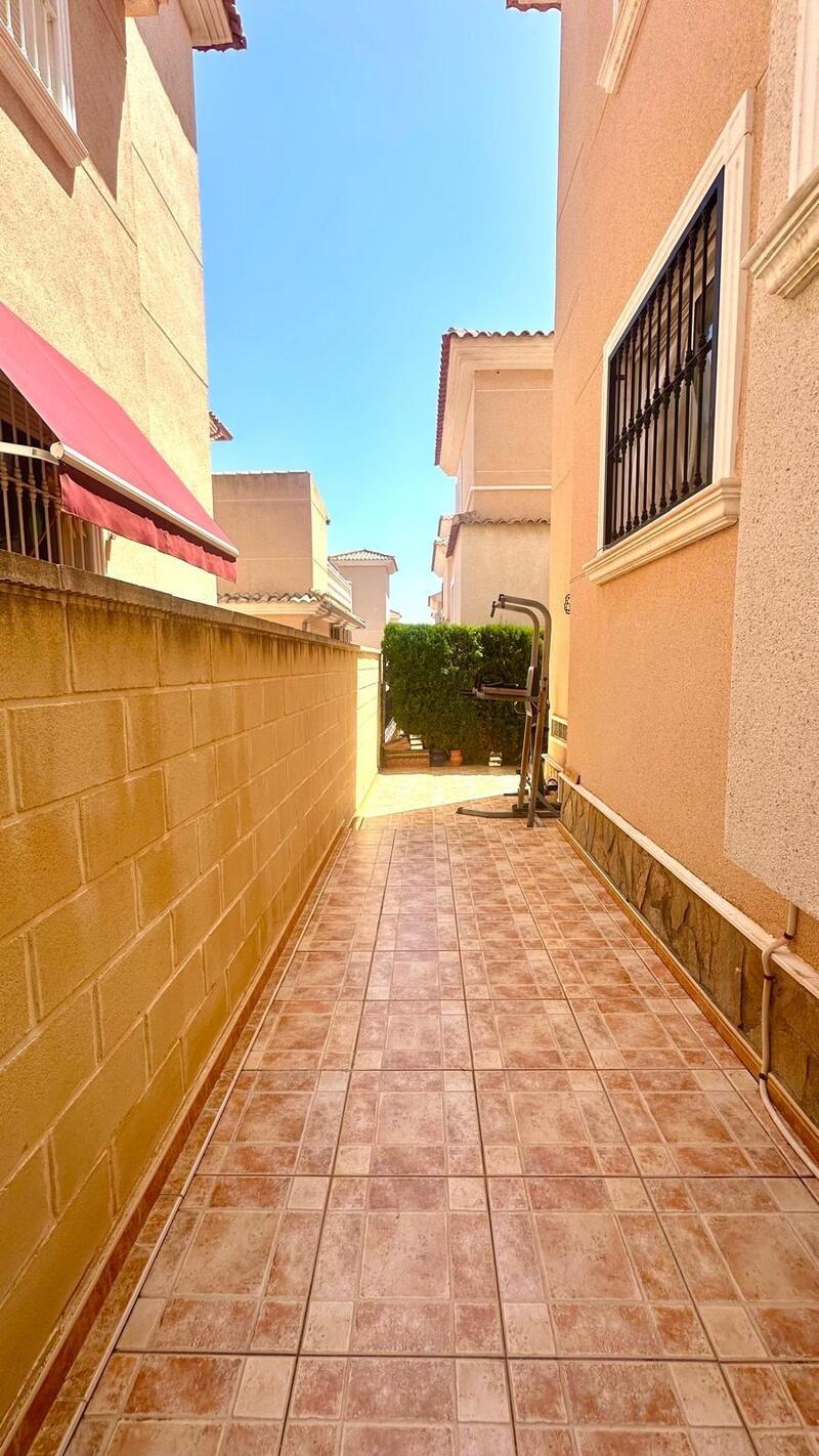 6 Cuarto Adosado en venta