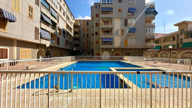 Apartamento en venta en Torrevieja, Alicante