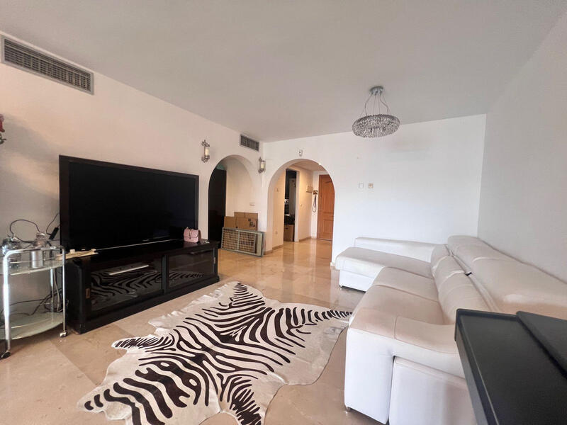 3 bedroom Apartment for sale