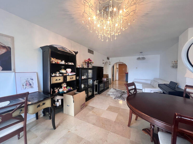 3 bedroom Apartment for sale