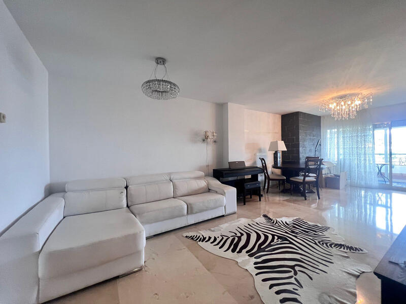 3 bedroom Apartment for sale