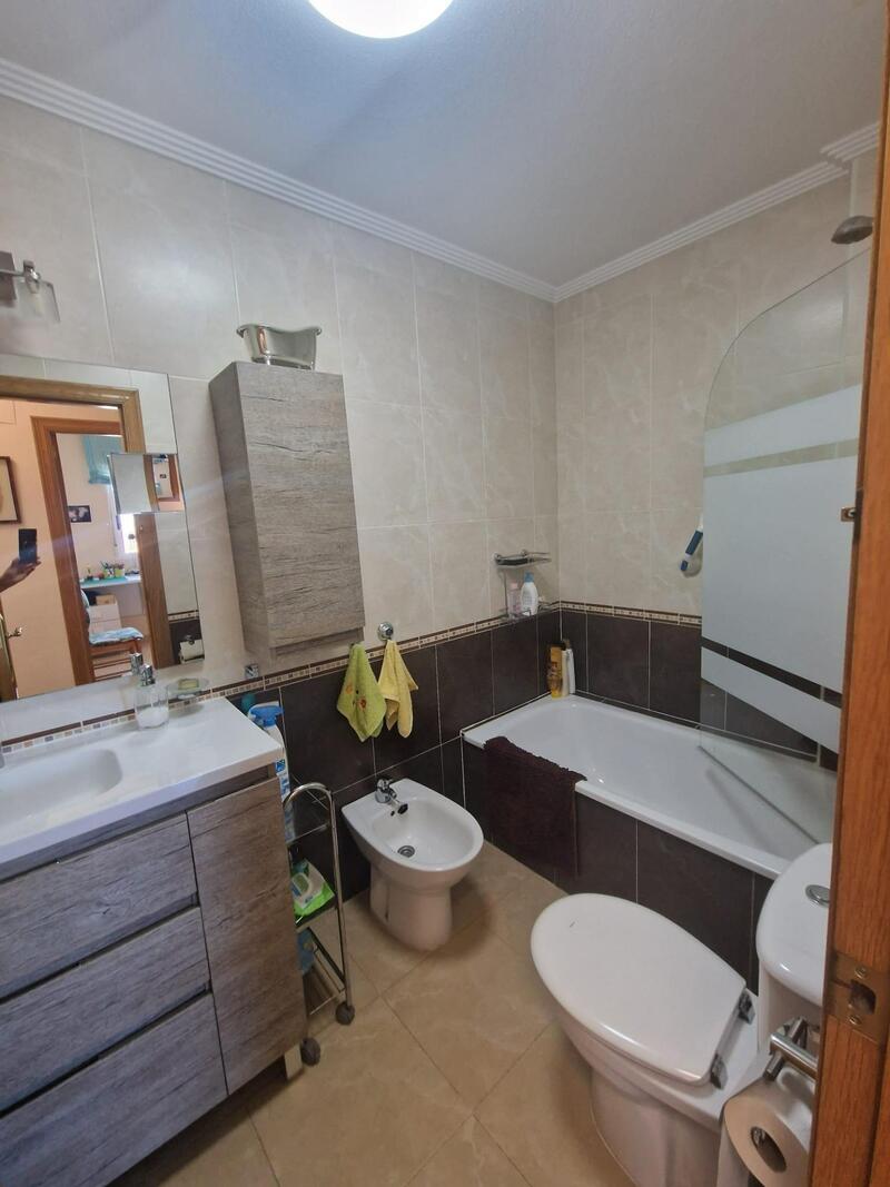 3 bedroom Apartment for sale