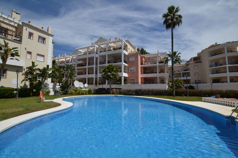 Lejlighed til salg i Nueva Andalucia, Málaga