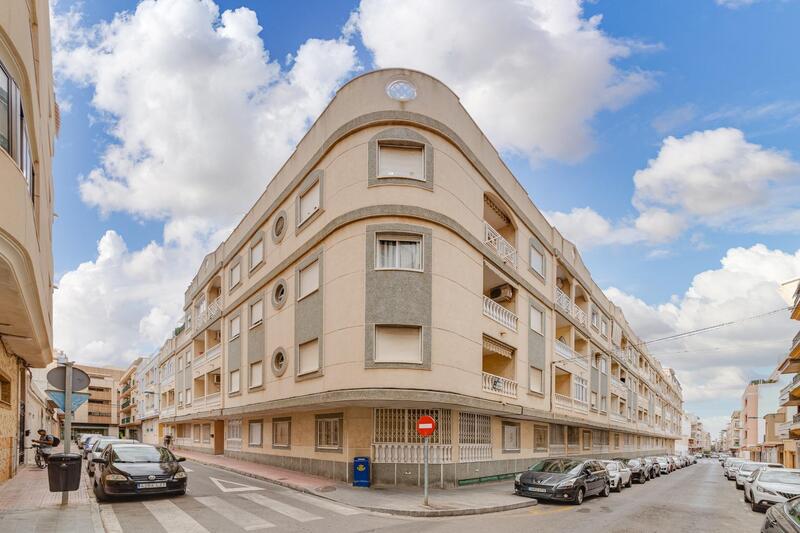 Apartment for sale in Torrevieja, Alicante