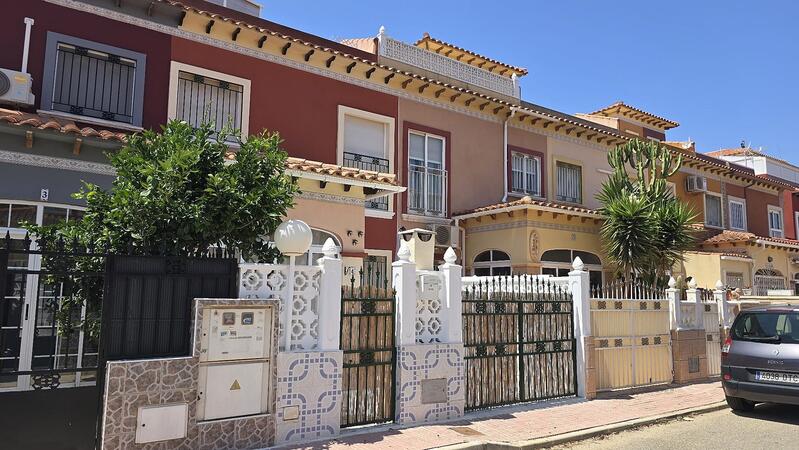 Townhouse for sale in Torrevieja, Alicante