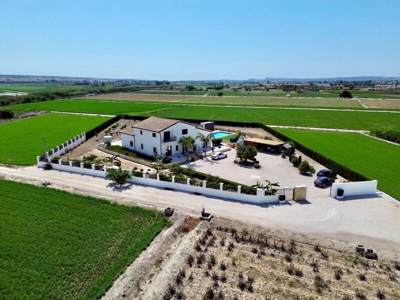 Villa til salg i Dolores, Alicante