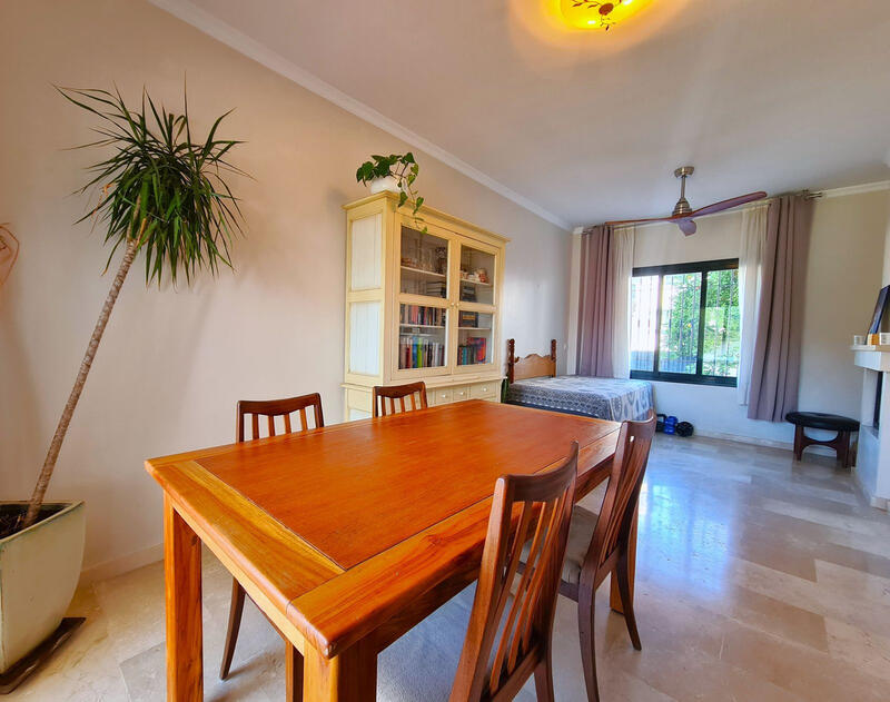 3 slaapkamer Gezinswoning Te koop