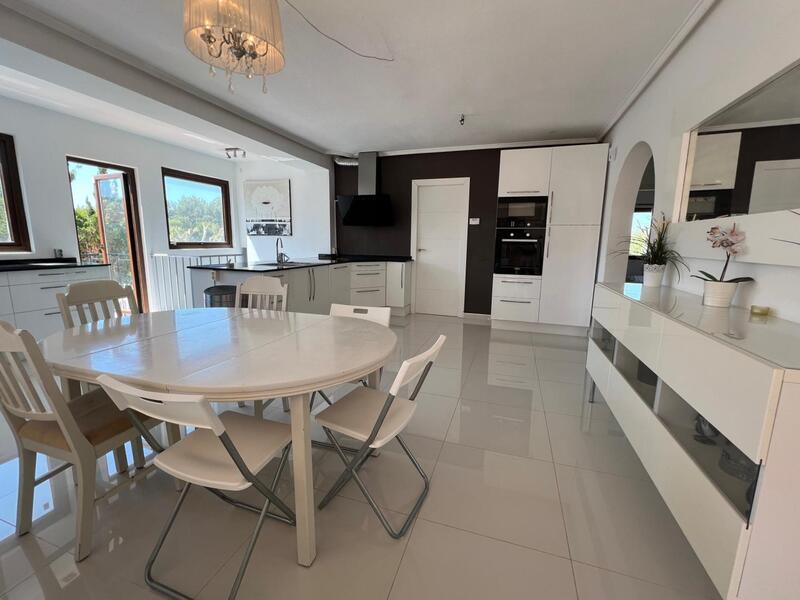 5 bedroom Villa for sale