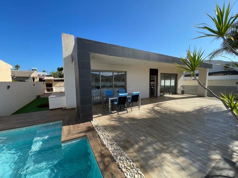 Villa til salg i Mar de Cristal, Murcia