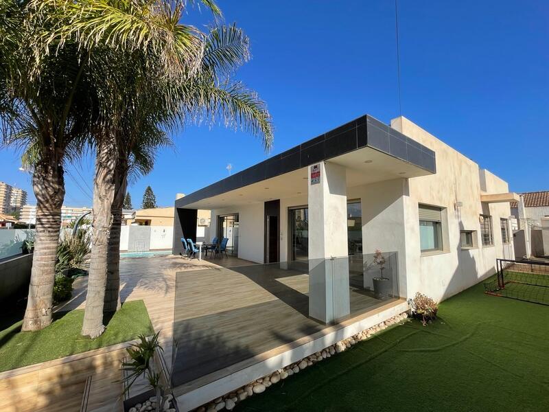 6 Cuarto Villa en venta