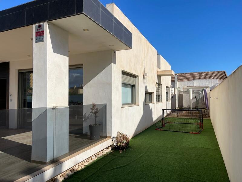 6 Cuarto Villa en venta