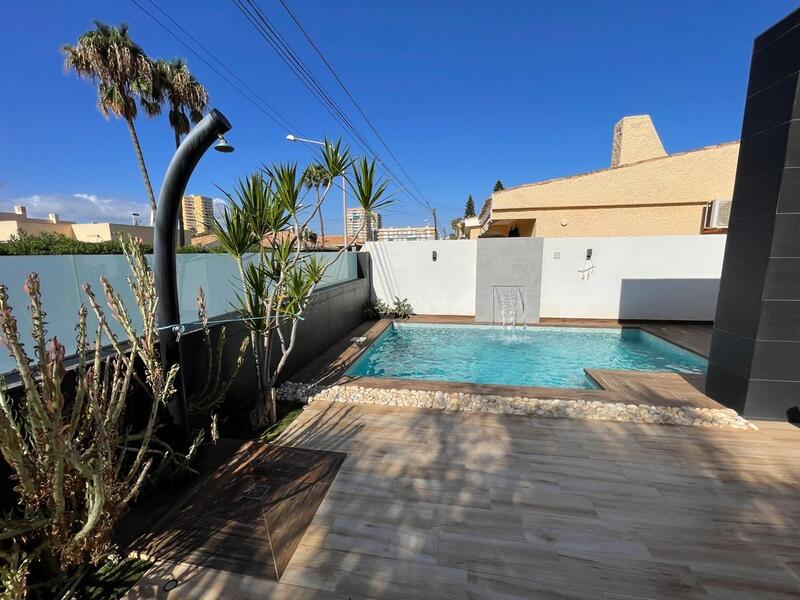 6 Cuarto Villa en venta