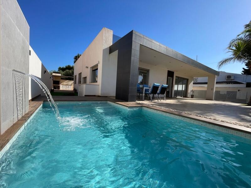 6 Cuarto Villa en venta