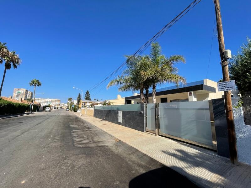 6 Cuarto Villa en venta