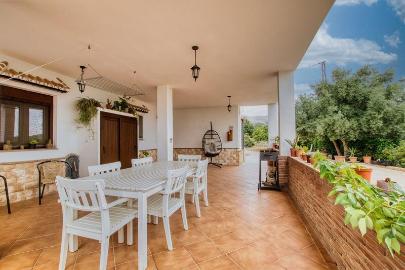 Villa til salg i Mondron, Málaga