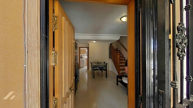 3 slaapkamer Gezinswoning Te koop