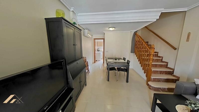 3 slaapkamer Gezinswoning Te koop