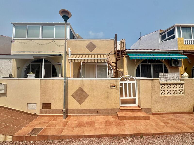 Villa à vendre dans Torrevieja, Alicante
