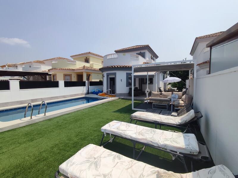 3 Cuarto Villa en venta