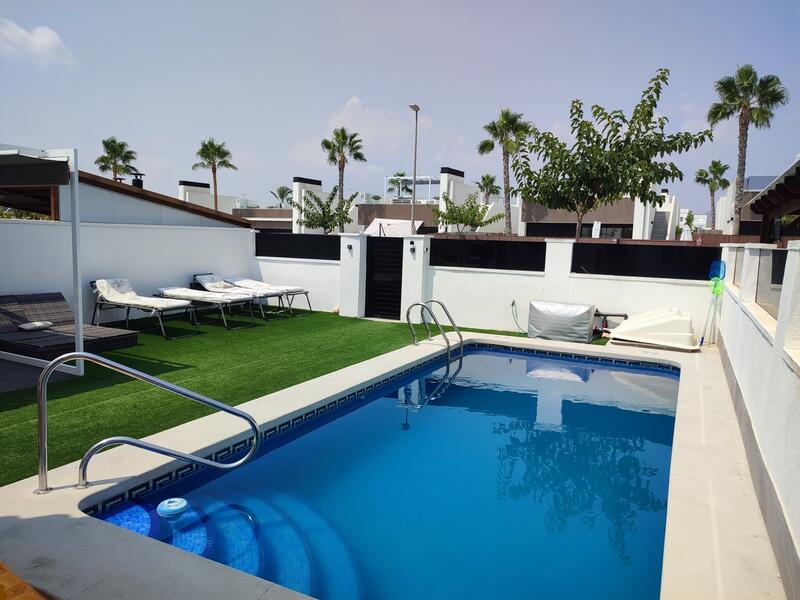 3 Cuarto Villa en venta