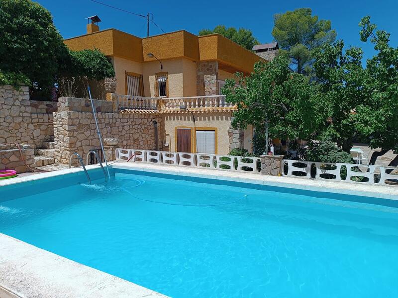Villa for sale in Yecla, Murcia