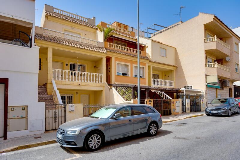 3 bedroom Townhouse for sale