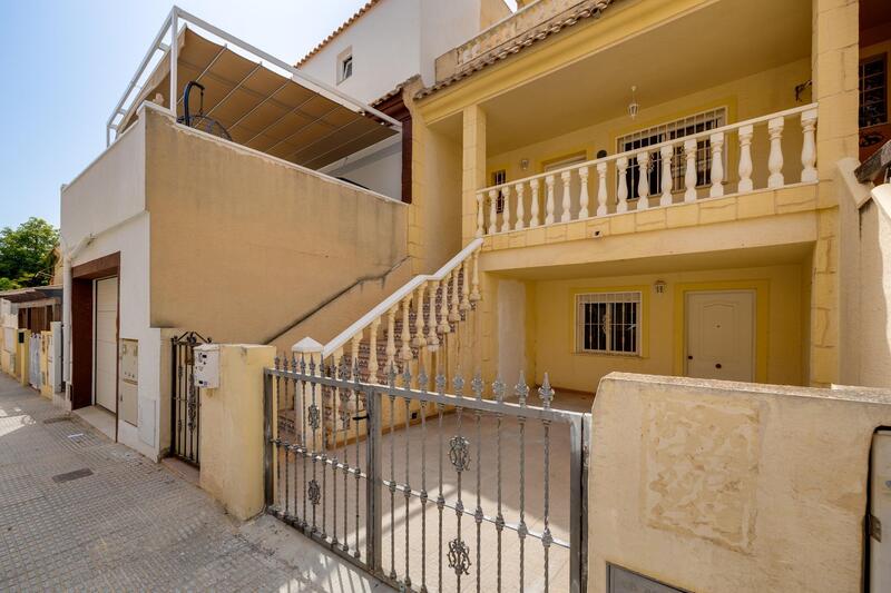 3 bedroom Townhouse for sale