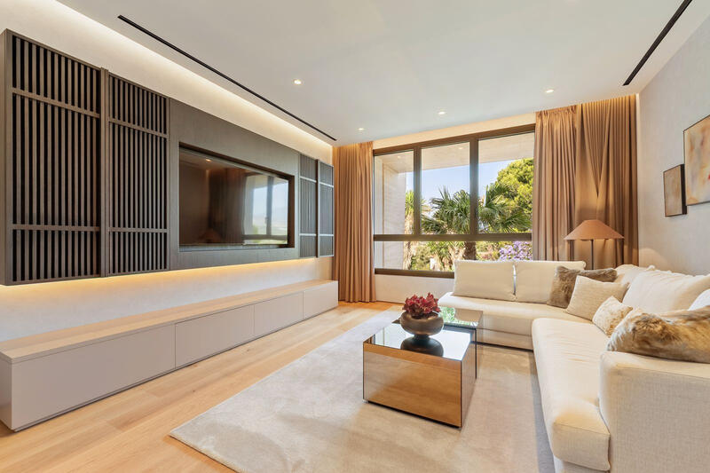 4 bedroom Apartment for sale