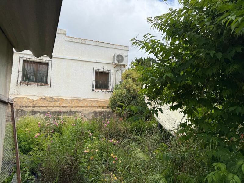 3 bedroom Townhouse for sale