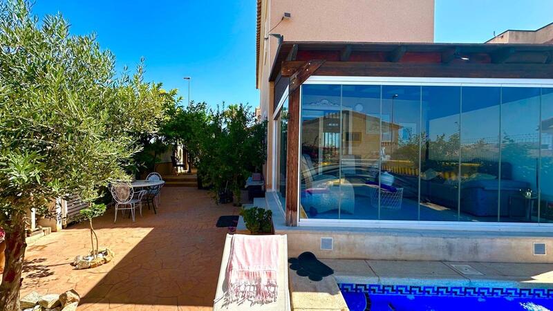 4 Cuarto Villa en venta