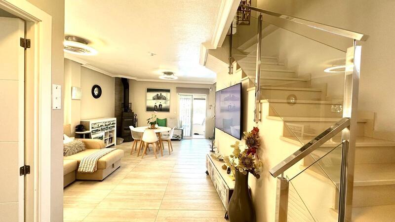 4 Cuarto Villa en venta