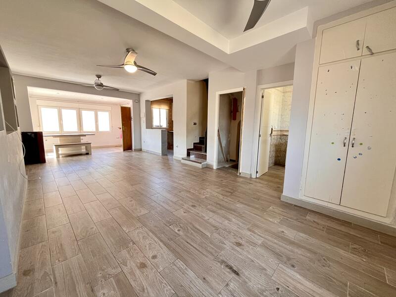 4 Cuarto Villa en venta