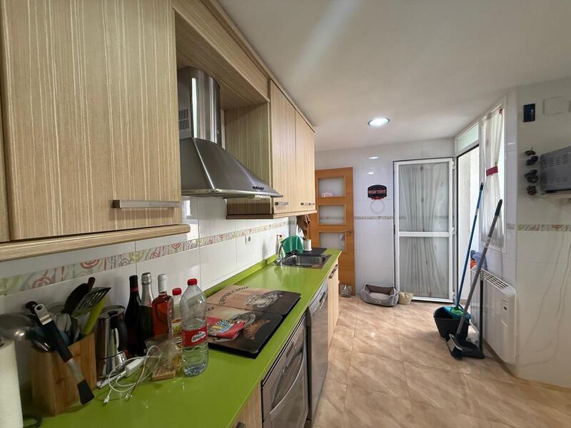 3 bedroom Apartment for sale