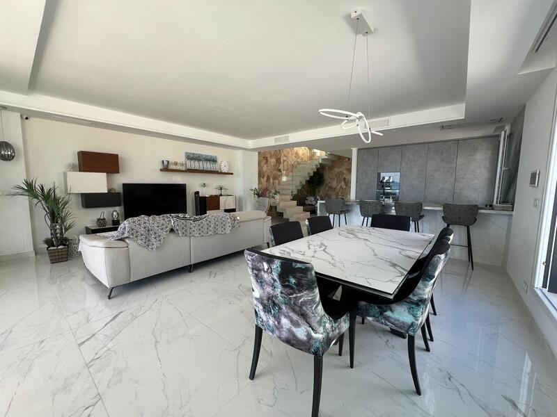 5 bedroom Villa for sale