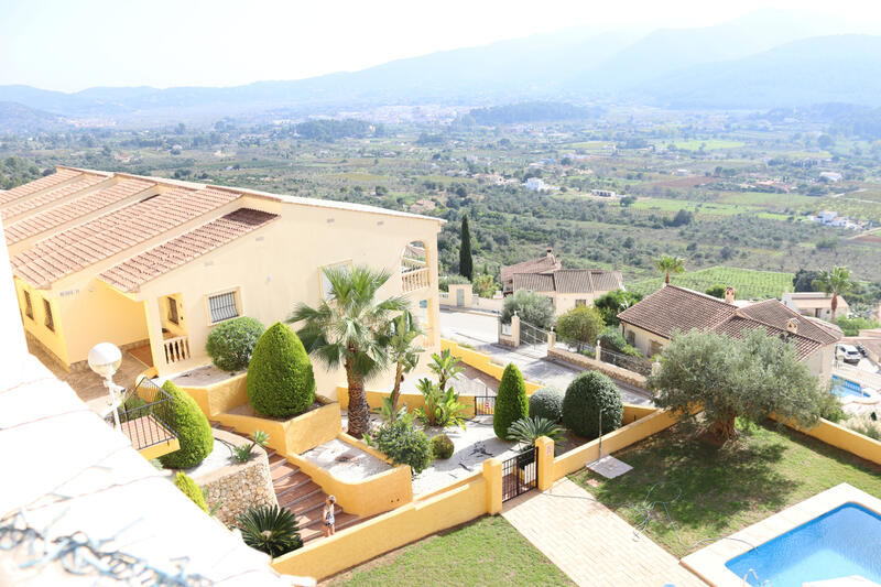 3 bedroom Townhouse for sale