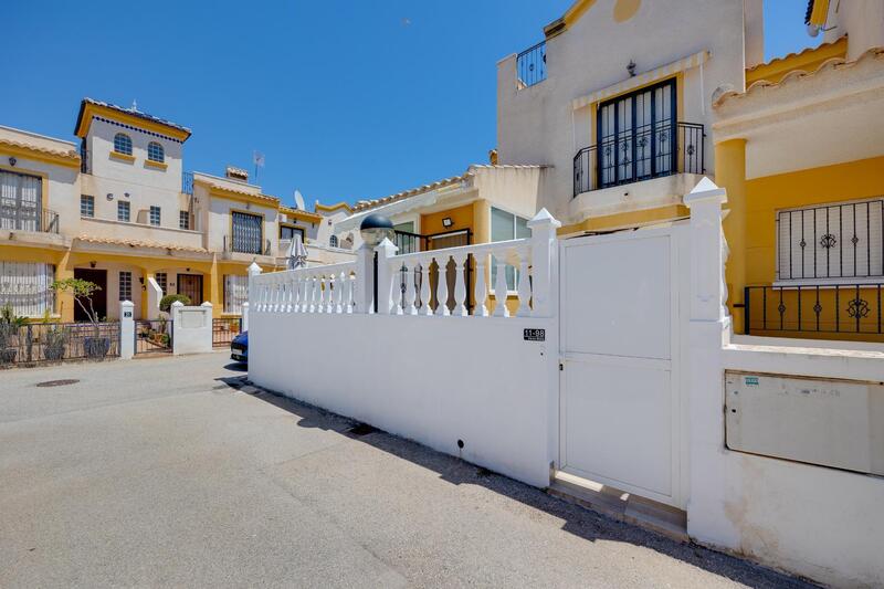 3 bedroom Townhouse for sale